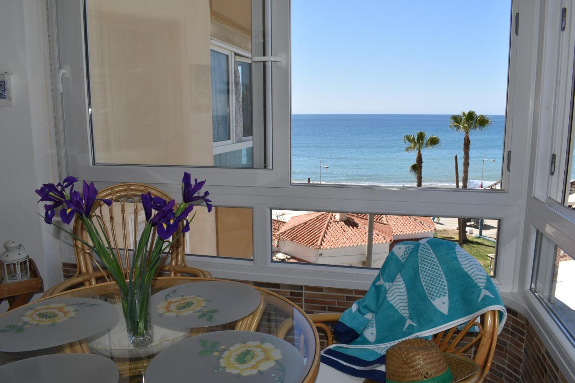 Apartamento Fantastic Studio - Beachfront Torrox Exterior foto