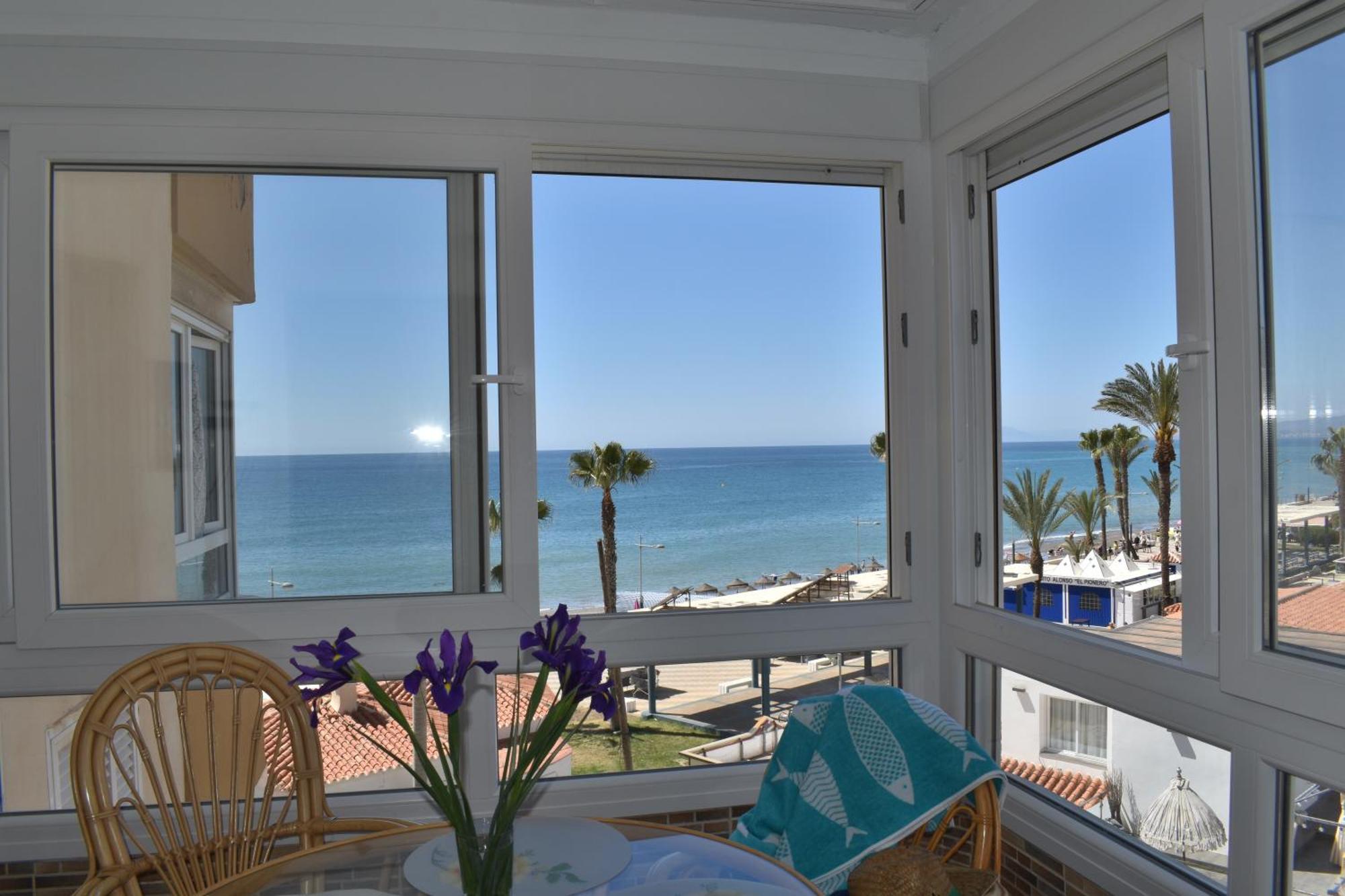 Apartamento Fantastic Studio - Beachfront Torrox Exterior foto